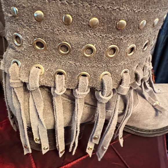#158 guest fringe boots in size 6 - Picture 8 of 12